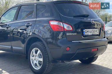 Внедорожник / Кроссовер Nissan Qashqai 2012 в 