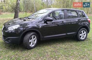 Внедорожник / Кроссовер Nissan Qashqai 2013 в 