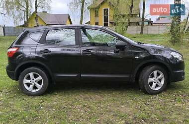 Внедорожник / Кроссовер Nissan Qashqai 2013 в 