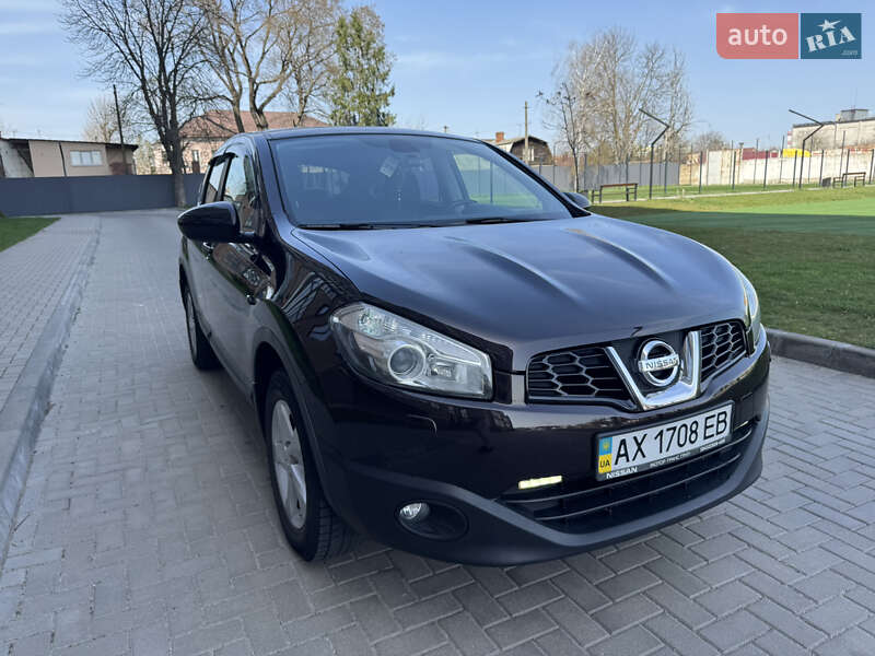 Внедорожник / Кроссовер Nissan Qashqai 2013 в 