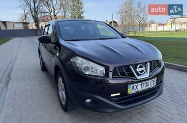 Внедорожник / Кроссовер Nissan Qashqai 2013 в 