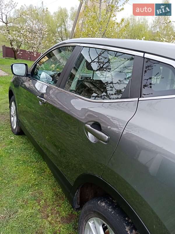 Внедорожник / Кроссовер Nissan Qashqai 2014 в Ивано-Франковске