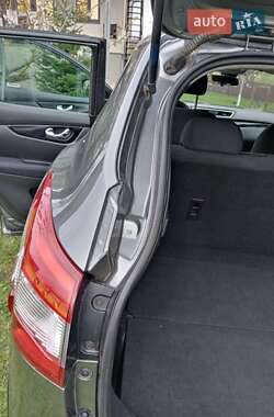 Внедорожник / Кроссовер Nissan Qashqai 2014 в 