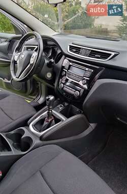 Внедорожник / Кроссовер Nissan Qashqai 2014 в 