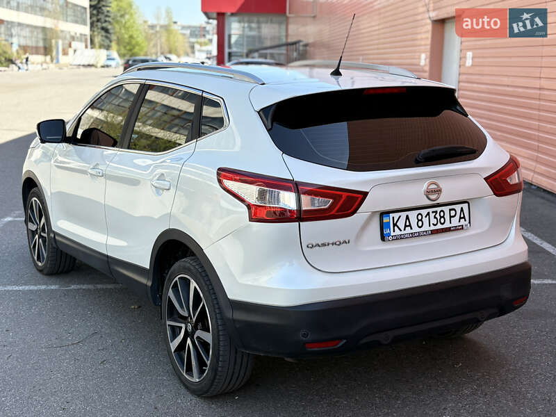 Внедорожник / Кроссовер Nissan Qashqai 2015 в Киеве