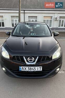 Внедорожник / Кроссовер Nissan Qashqai 2012 в 