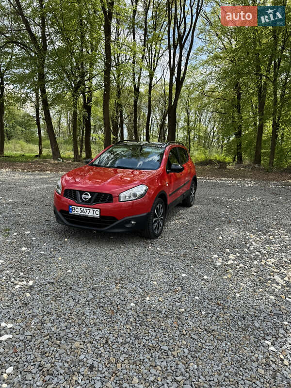 Позашляховик / Кросовер Nissan Qashqai 2012 в Самборі