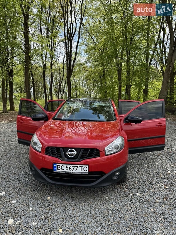 Позашляховик / Кросовер Nissan Qashqai 2012 в Самборі