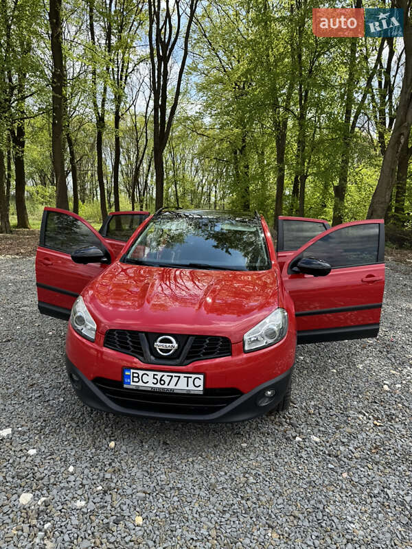 Позашляховик / Кросовер Nissan Qashqai 2012 в Самборі