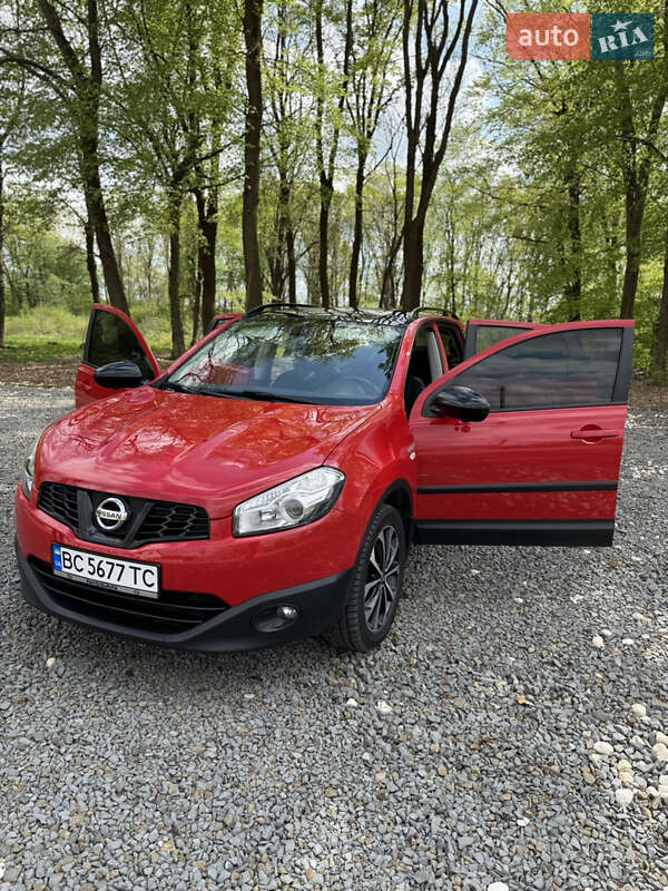Позашляховик / Кросовер Nissan Qashqai 2012 в Самборі