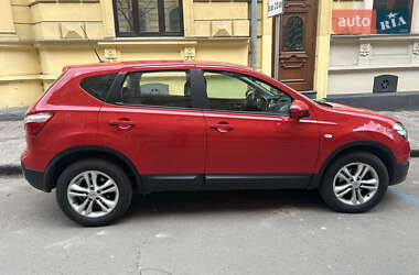 Внедорожник / Кроссовер Nissan Qashqai 2011 в 