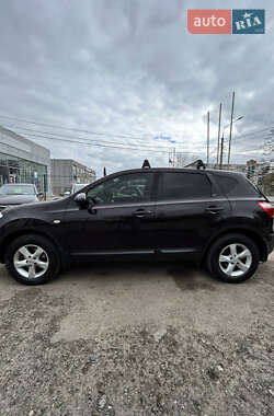 Позашляховик / Кросовер Nissan Qashqai 2013 в 