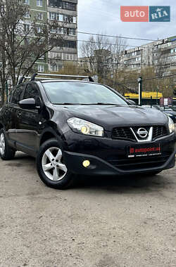 Позашляховик / Кросовер Nissan Qashqai 2013 в 