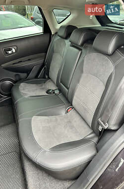 Позашляховик / Кросовер Nissan Qashqai 2013 в 