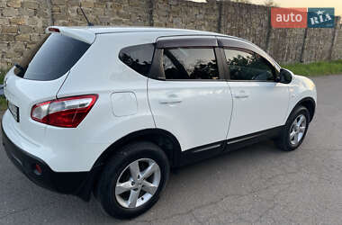 Позашляховик / Кросовер Nissan Qashqai 2011 в 