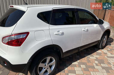 Позашляховик / Кросовер Nissan Qashqai 2011 в 