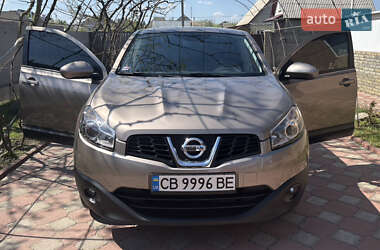 Позашляховик / Кросовер Nissan Qashqai 2011 в 