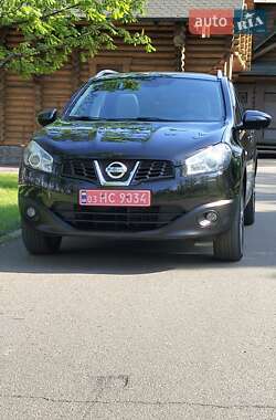 Позашляховик / Кросовер Nissan Qashqai 2012 в 