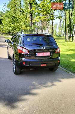Позашляховик / Кросовер Nissan Qashqai 2012 в 