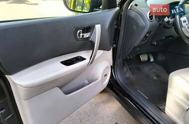 Позашляховик / Кросовер Nissan Qashqai 2012 в 