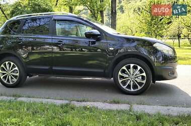 Позашляховик / Кросовер Nissan Qashqai 2012 в 
