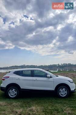 Позашляховик / Кросовер Nissan Qashqai 2017 в 