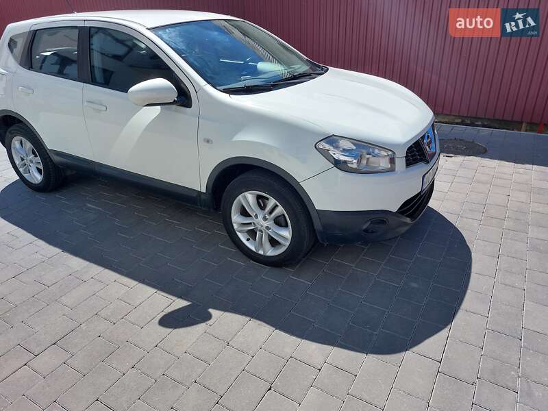Позашляховик / Кросовер Nissan Qashqai 2013 в Ужгороді