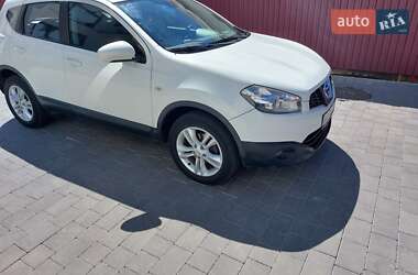 Позашляховик / Кросовер Nissan Qashqai 2013 в 