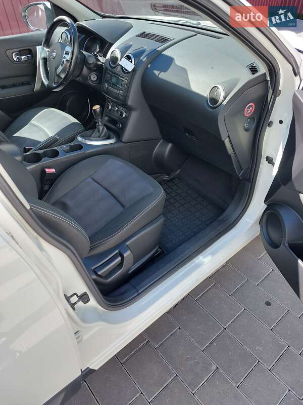 Позашляховик / Кросовер Nissan Qashqai 2013 в Ужгороді