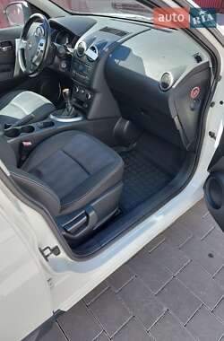 Позашляховик / Кросовер Nissan Qashqai 2013 в 