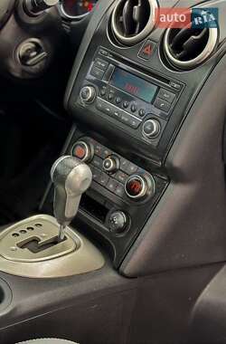 Внедорожник / Кроссовер Nissan Qashqai 2012 в 