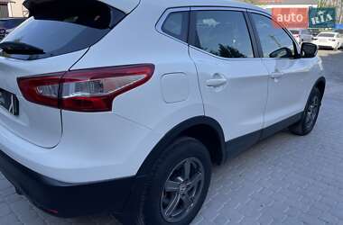 Позашляховик / Кросовер Nissan Qashqai 2015 в 