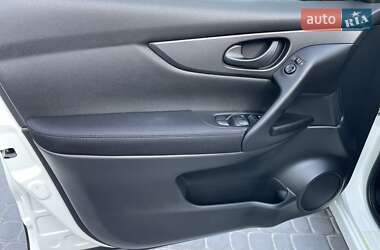 Позашляховик / Кросовер Nissan Qashqai 2015 в 