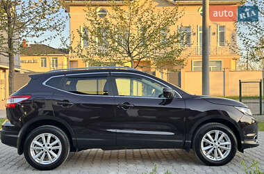 Позашляховик / Кросовер Nissan Qashqai 2015 в 
