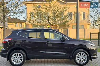 Позашляховик / Кросовер Nissan Qashqai 2015 в 