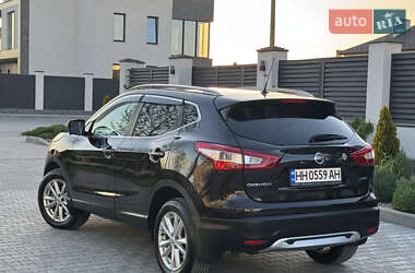 Позашляховик / Кросовер Nissan Qashqai 2015 в 