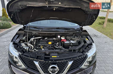 Позашляховик / Кросовер Nissan Qashqai 2015 в 