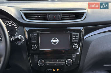 Позашляховик / Кросовер Nissan Qashqai 2015 в 