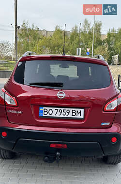 Внедорожник / Кроссовер Nissan Qashqai 2010 в 