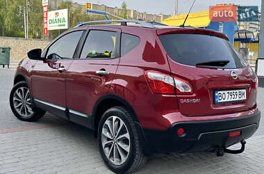 Внедорожник / Кроссовер Nissan Qashqai 2010 в 