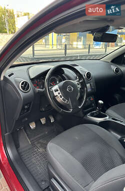 Внедорожник / Кроссовер Nissan Qashqai 2010 в 