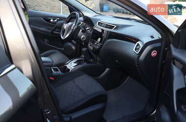 Внедорожник / Кроссовер Nissan Qashqai 2016 в 