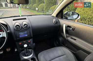 Внедорожник / Кроссовер Nissan Qashqai 2011 в 