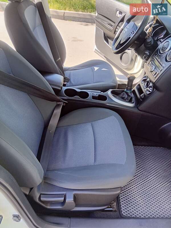 Внедорожник / Кроссовер Nissan Qashqai 2011 в Верхнеднепровске