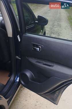 Внедорожник / Кроссовер Nissan Qashqai 2010 в 