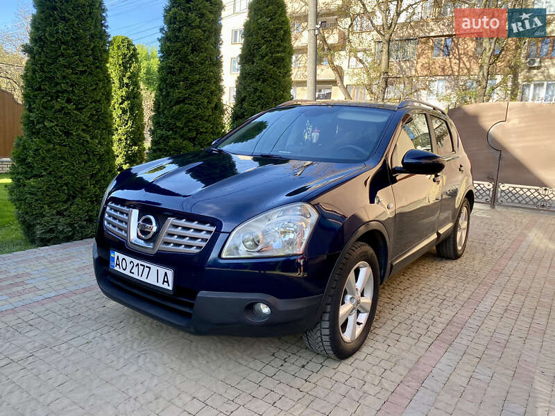 Внедорожник / Кроссовер Nissan Qashqai 2009 в 