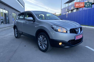 Внедорожник / Кроссовер Nissan Qashqai 2012 в 