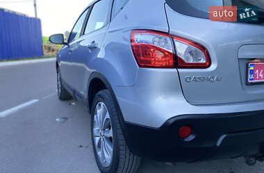 Внедорожник / Кроссовер Nissan Qashqai 2012 в 
