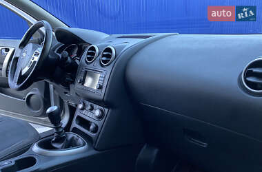 Внедорожник / Кроссовер Nissan Qashqai 2012 в 