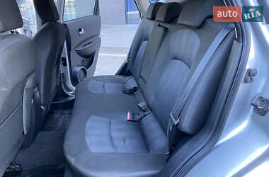 Внедорожник / Кроссовер Nissan Qashqai 2012 в 